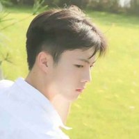 韦航
