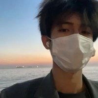 罗伟